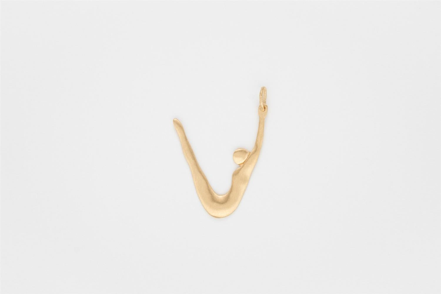 THE HUMAN ALPHABET TINY &quot;V&quot; GOLD PLATED 21070
