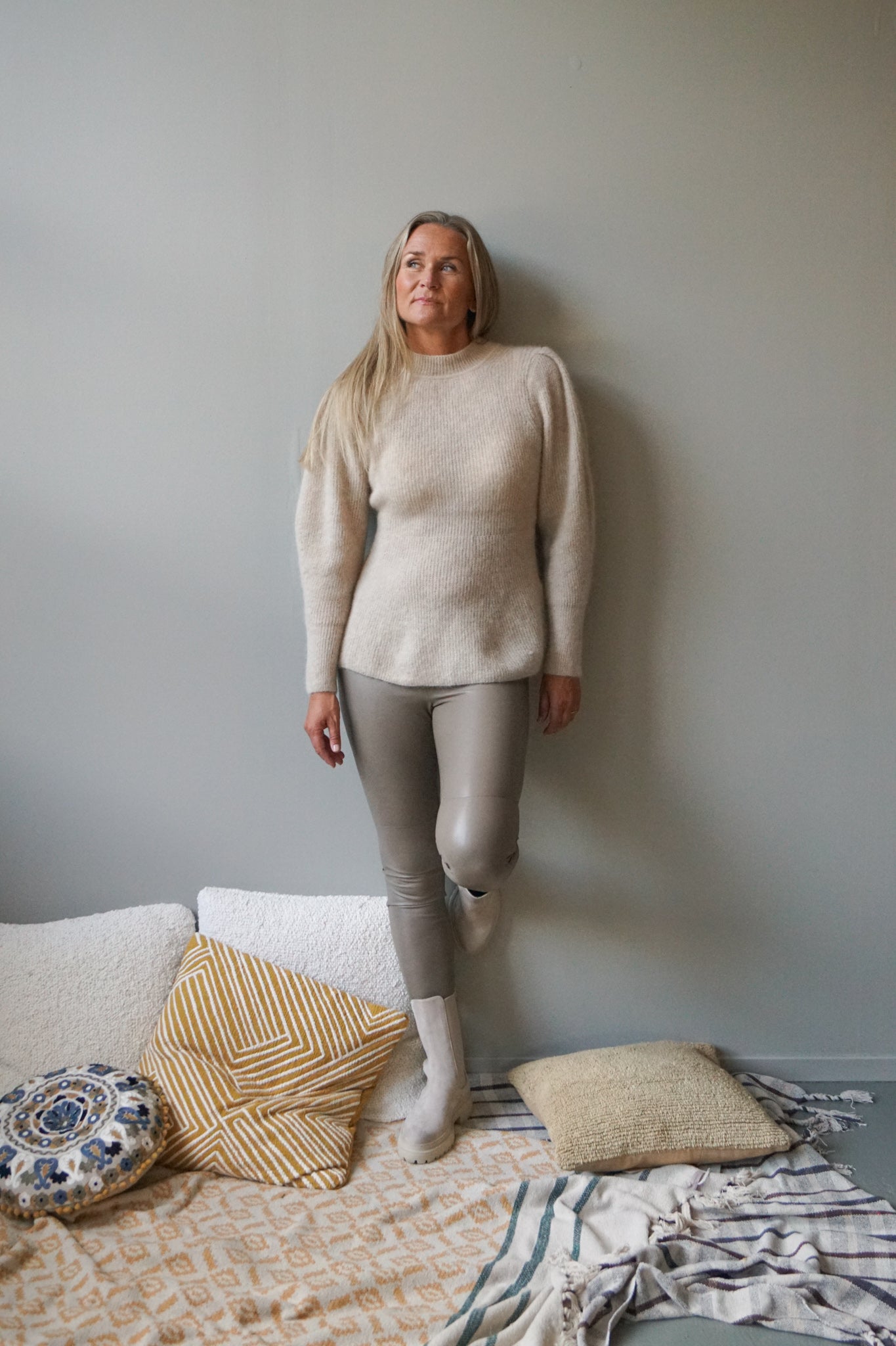 A21W4015 SPELL SWEATER