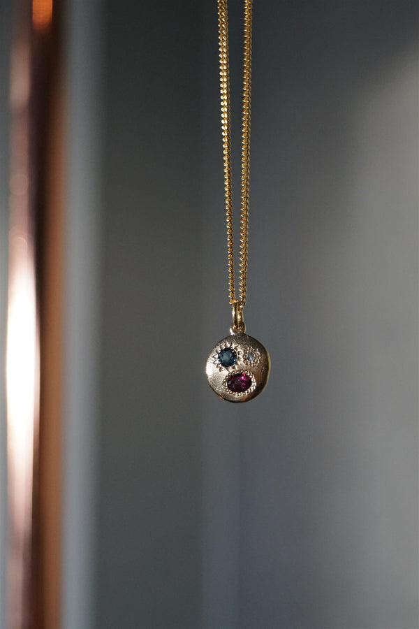 THE GUIDING LIGHT ROUND NECKLACE