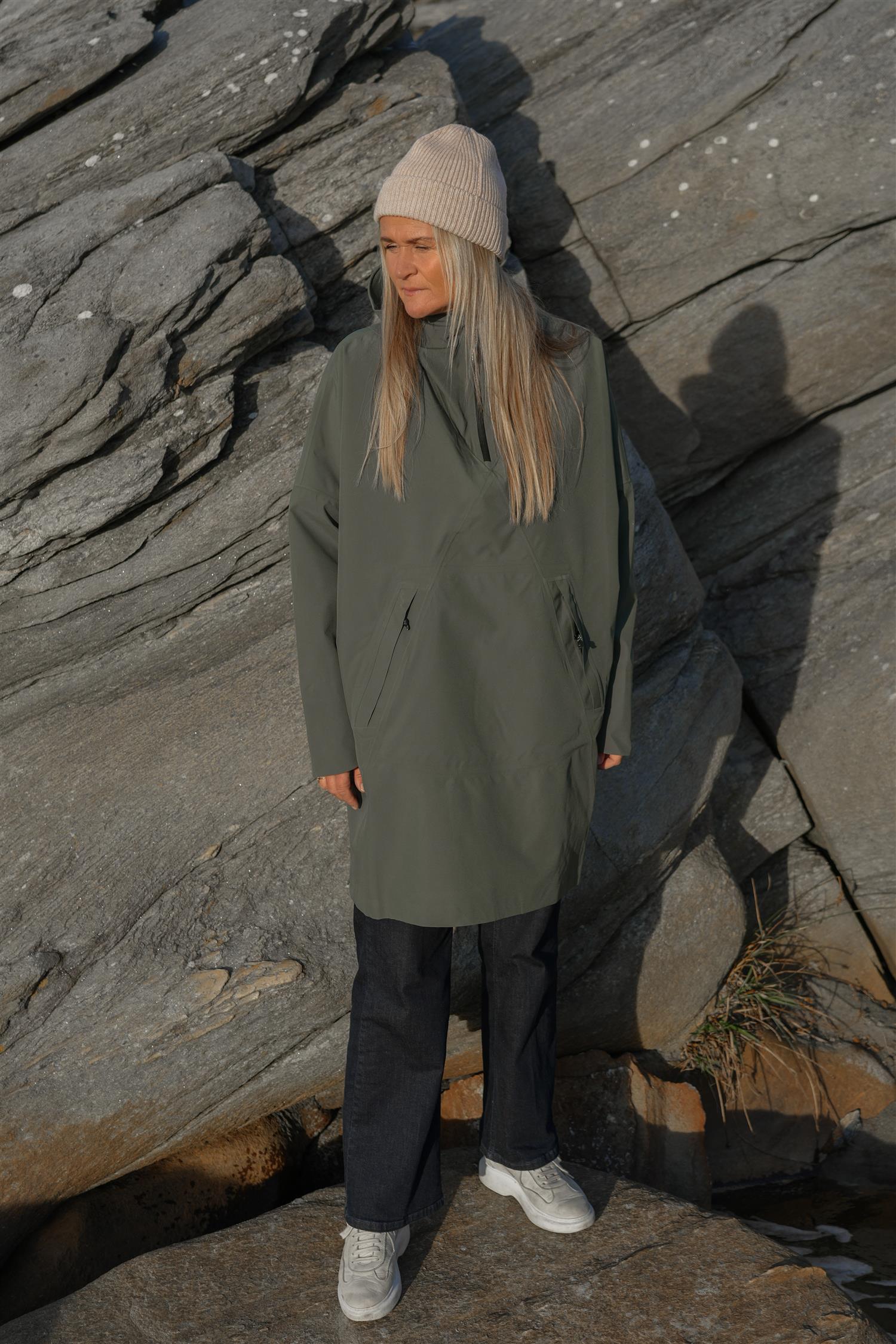 AALESUND PONCHO, DUSTY GREEN